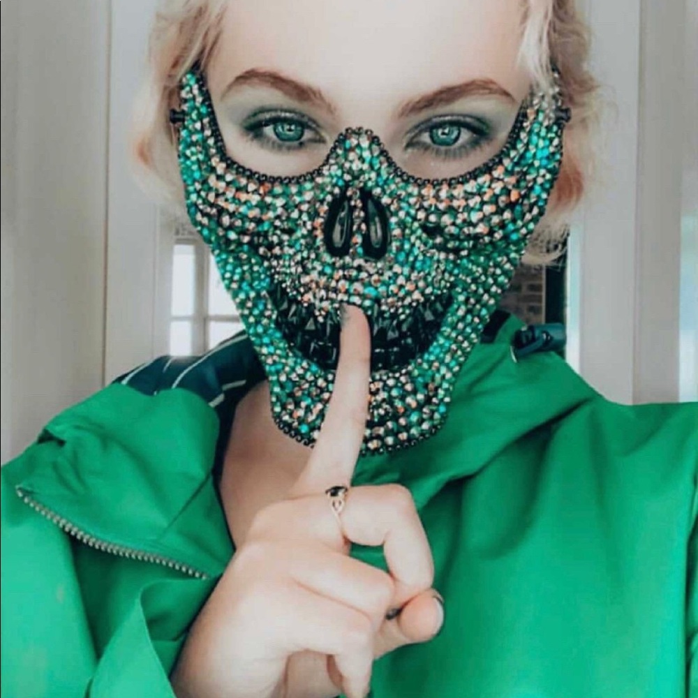 Mask - Picture 3 of 4